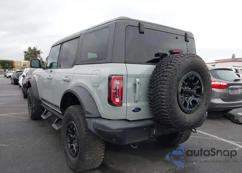 2021 Ford Bronco First Edition z USA, uszkodzony, nr VIN 1FMEE5EP8MLA40840